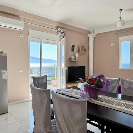Spectacular Seaview Apartment Vlorë