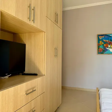 Spectacular Seaview Lejlighed